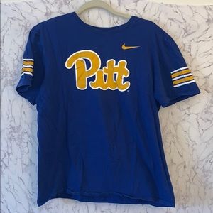 Pitt T-shirt
